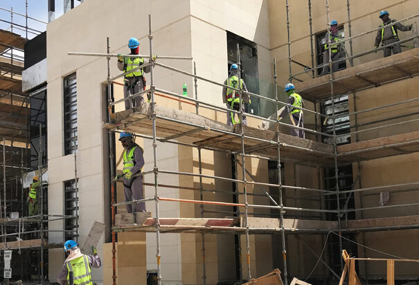large scaffolding contractor